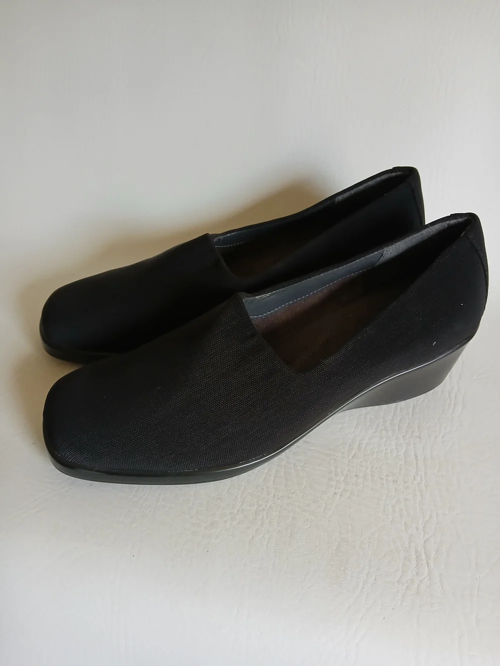 AEROSOLES Black Slip-On Wedge Loafers Microfabric Sz8M